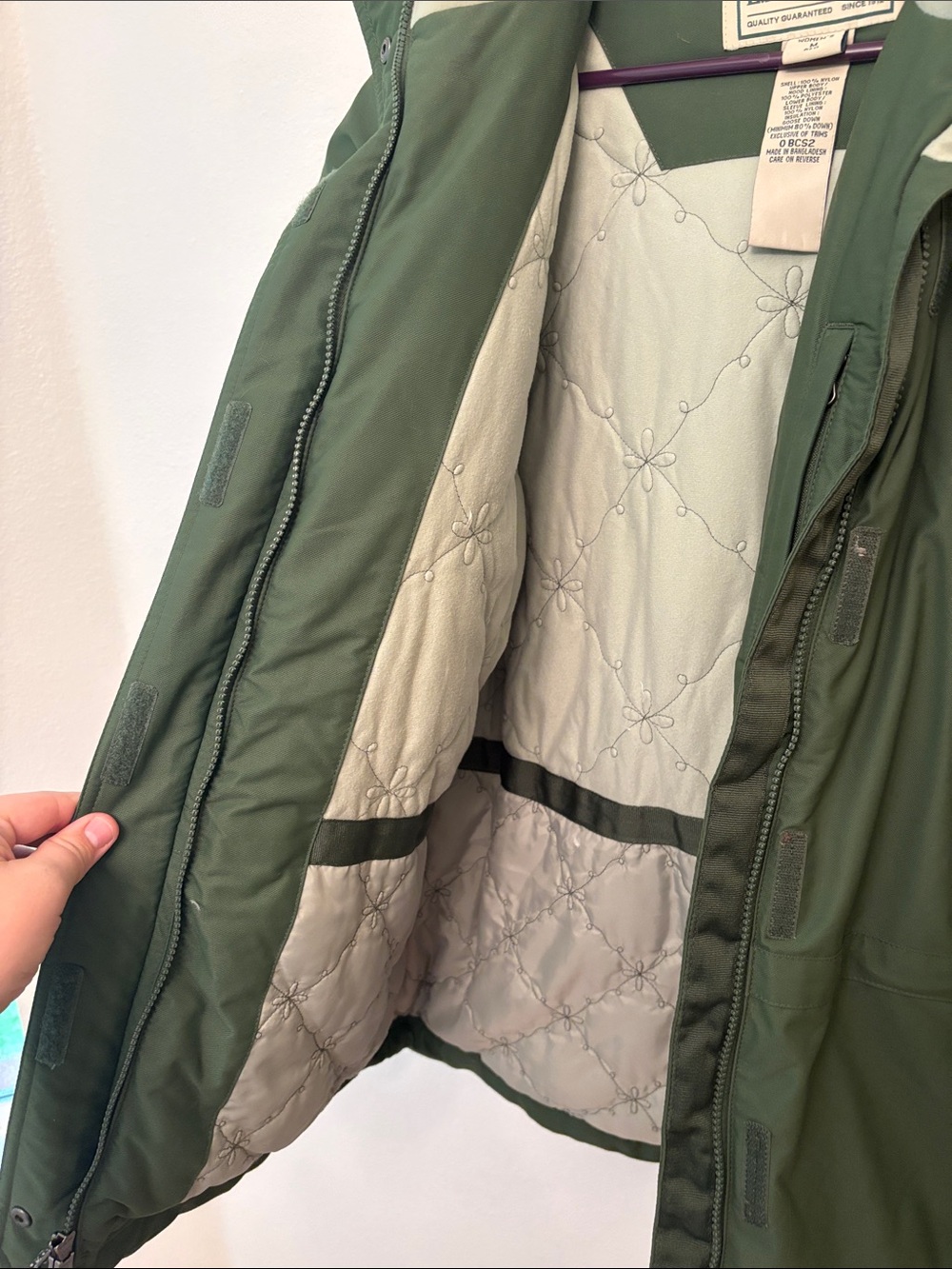 L.L. Bean Olive Green Insulated Puffer Jacket with Cream Hood Lining - Picture 4 of 7